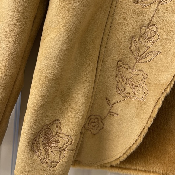 # Essentials By Milano embroidered jacket. - Picture 15 of 15